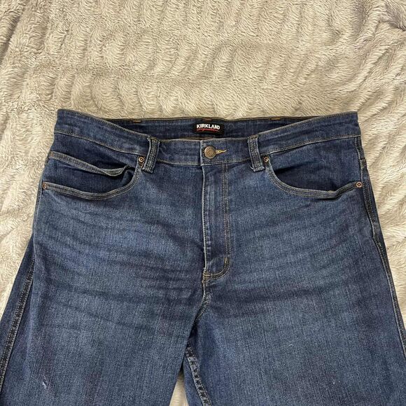 Kirkland Signature Jeans Men’s 38x30 Straight Leg Blue Denim Classic Fit Work - Picture 3 of 8